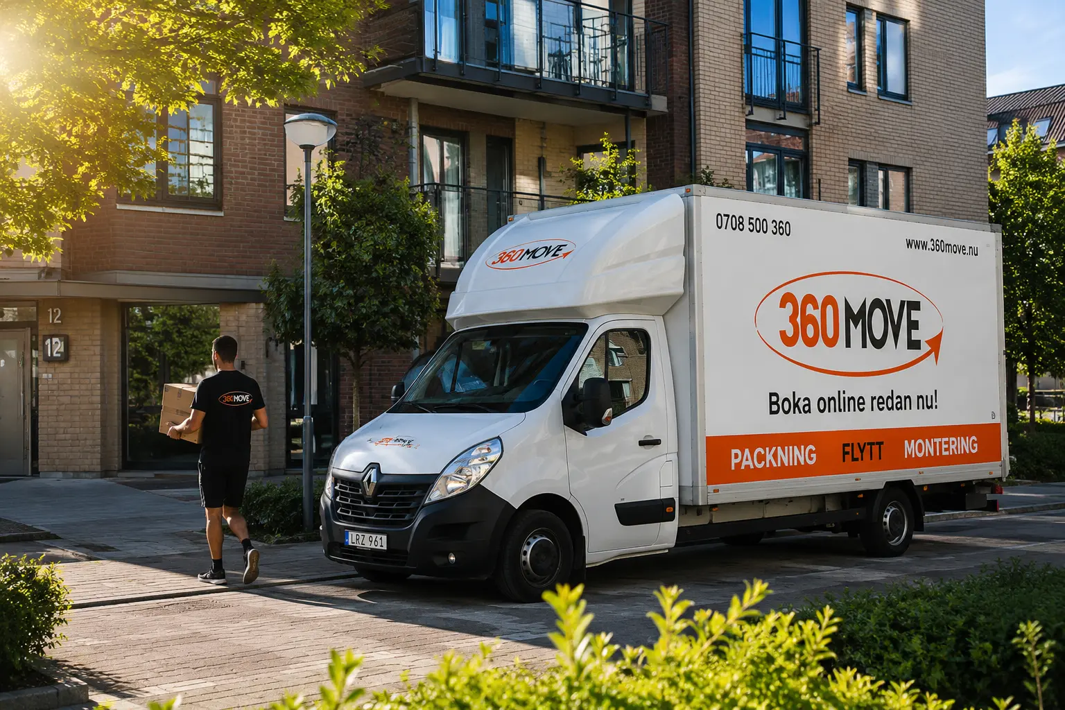 360Move flyttbil utanför ett flerfamiljshus under ett flyttuppdrag i Skåne.