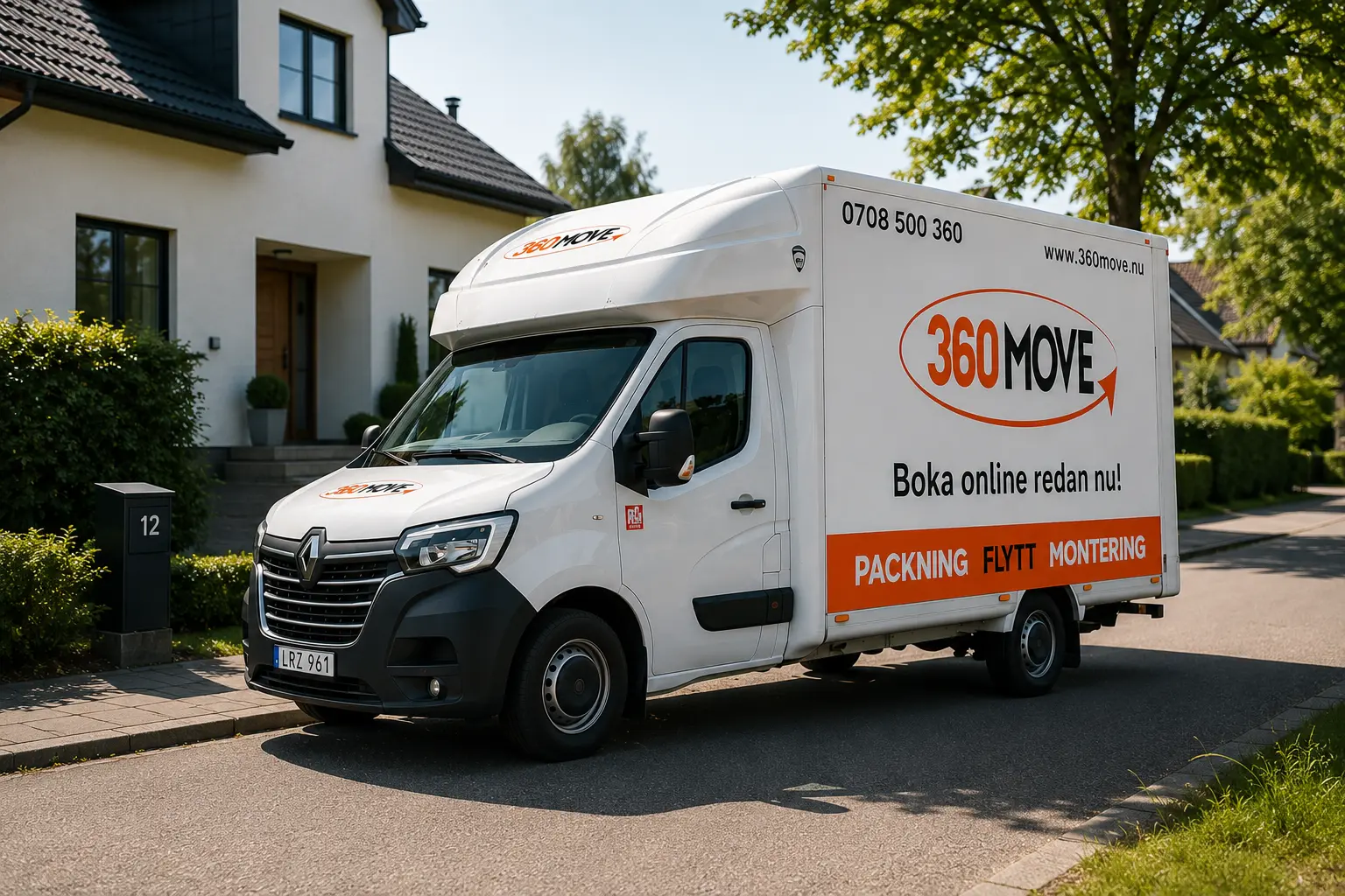 360Move flyttbil parkerad utanför ett modernt villaområde i Skåne inför en flytt.
